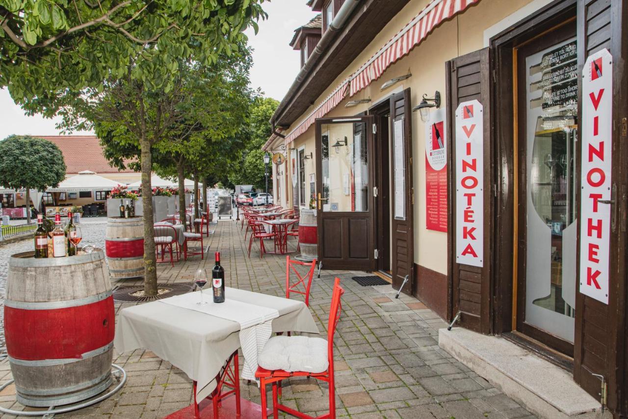 Riviera Rooms Vendegszobak Mosonmagyaróvár Exterior foto